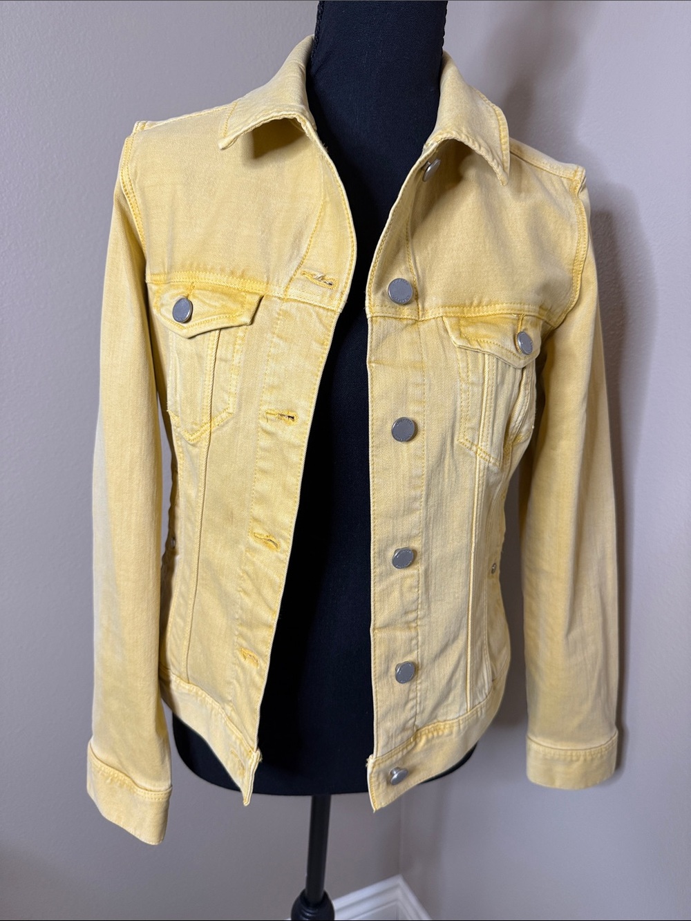 Liverpool xs Women's Pale Yellow Denim Jacket - Classic Button-Front Jean Coat
